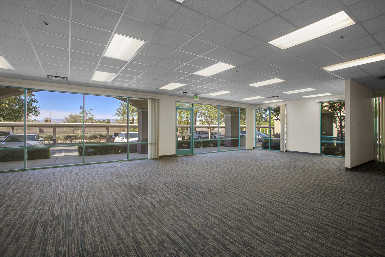 74760-74770 Hwy 111, Indian Wells, CA à louer Photo intérieure– Image 1 sur 7