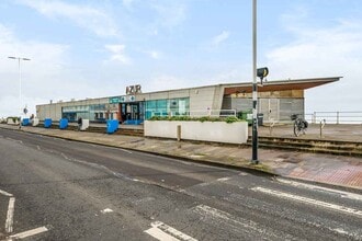 40 Marina, St Leonards On Sea à louer Photo de l’immeuble– Image 2 sur 9