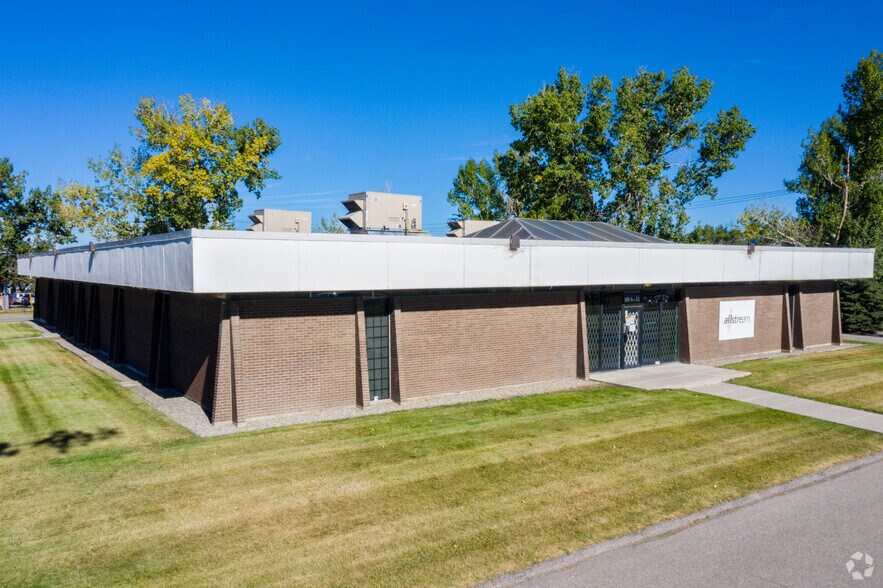 6101 6th St SE, Calgary, AB à vendre - Photo principale – Image 1 sur 5