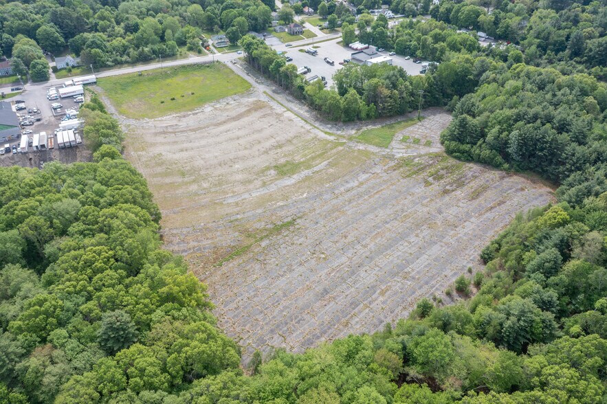 899 N Main St, Killingly, CT à louer - Photo de l’immeuble – Image 3 sur 10