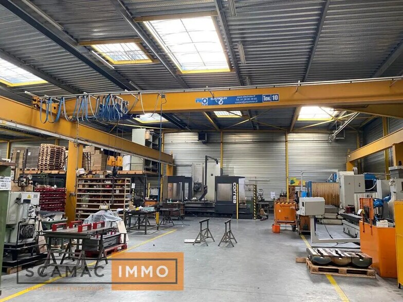 Industriel/Logistique dans La Ville-du-Bois à vendre - Photo intérieure – Image 3 sur 7