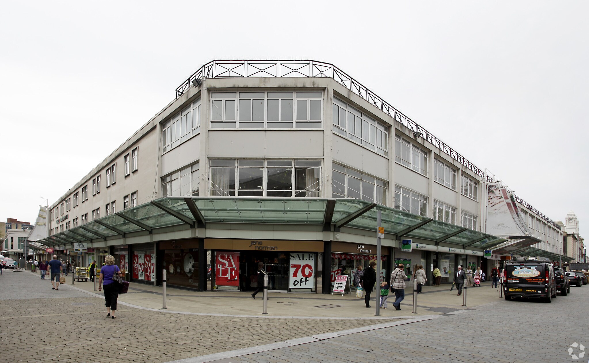 26/27 The Quadrant, Swansea à louer Photo principale– Image 1 sur 22