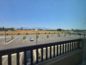 5624 Philadelphia St, Chino, CA à louer Photo intérieure– Image 2 sur 14
