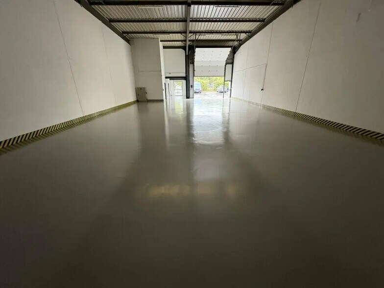 Bureau dans Gonesse à louer - Photo intérieure – Image 2 sur 5