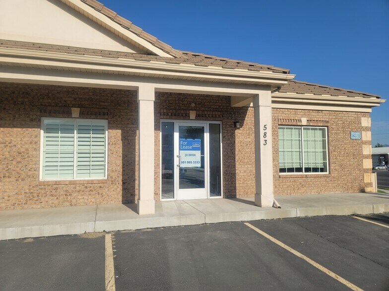 579 W Center St, Pleasant Grove, UT à louer - Photo de l’immeuble – Image 2 sur 16
