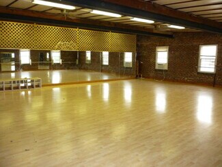 Plus de détails pour 128-130 W Culpeper St, Culpeper, VA - Local d'activités à louer