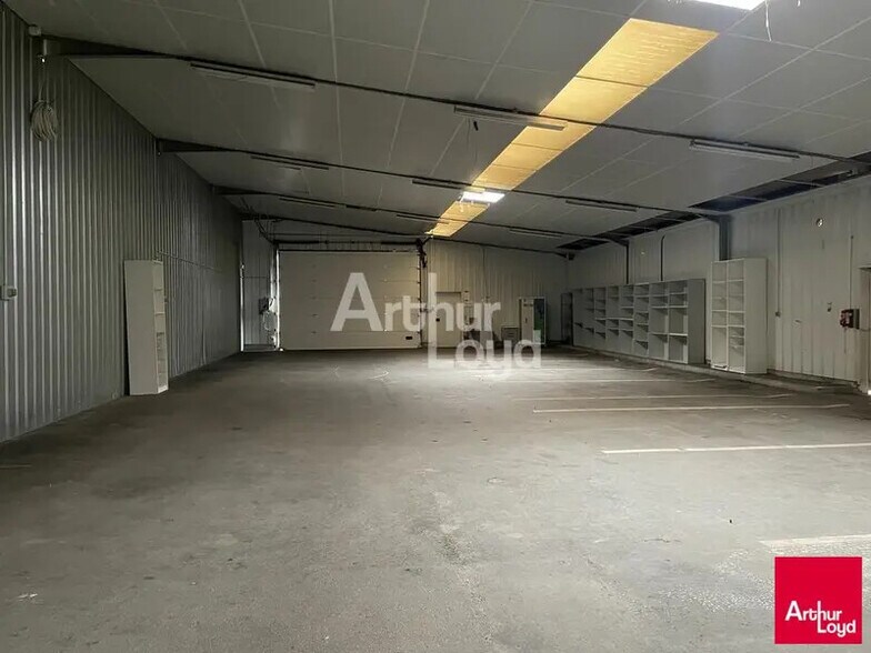 Industriel/Logistique dans Beaucouzé à louer - Photo de l’immeuble – Image 3 sur 3