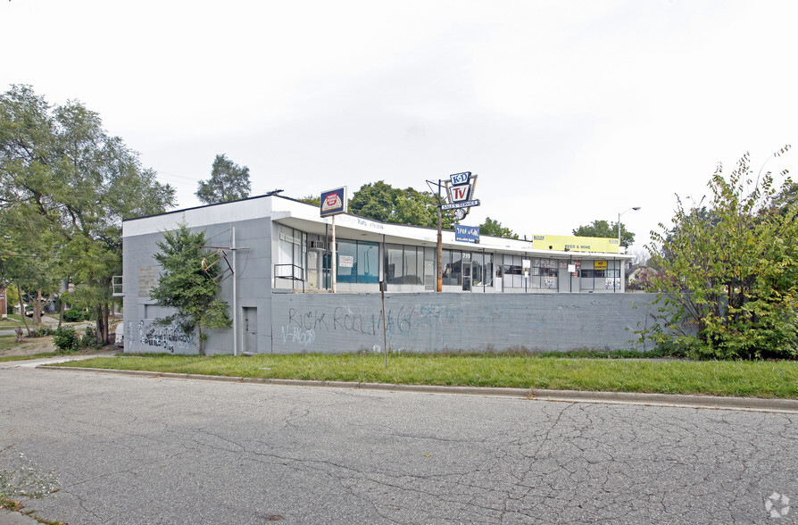 731-745 N Perry St, Pontiac, MI à vendre - Photo de l’immeuble – Image 2 sur 3