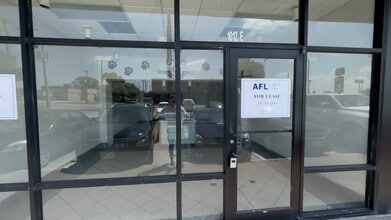 1012 E Ennis Ave, Ennis, TX à louer - Vidéo sur l’annonce professionnelle 
