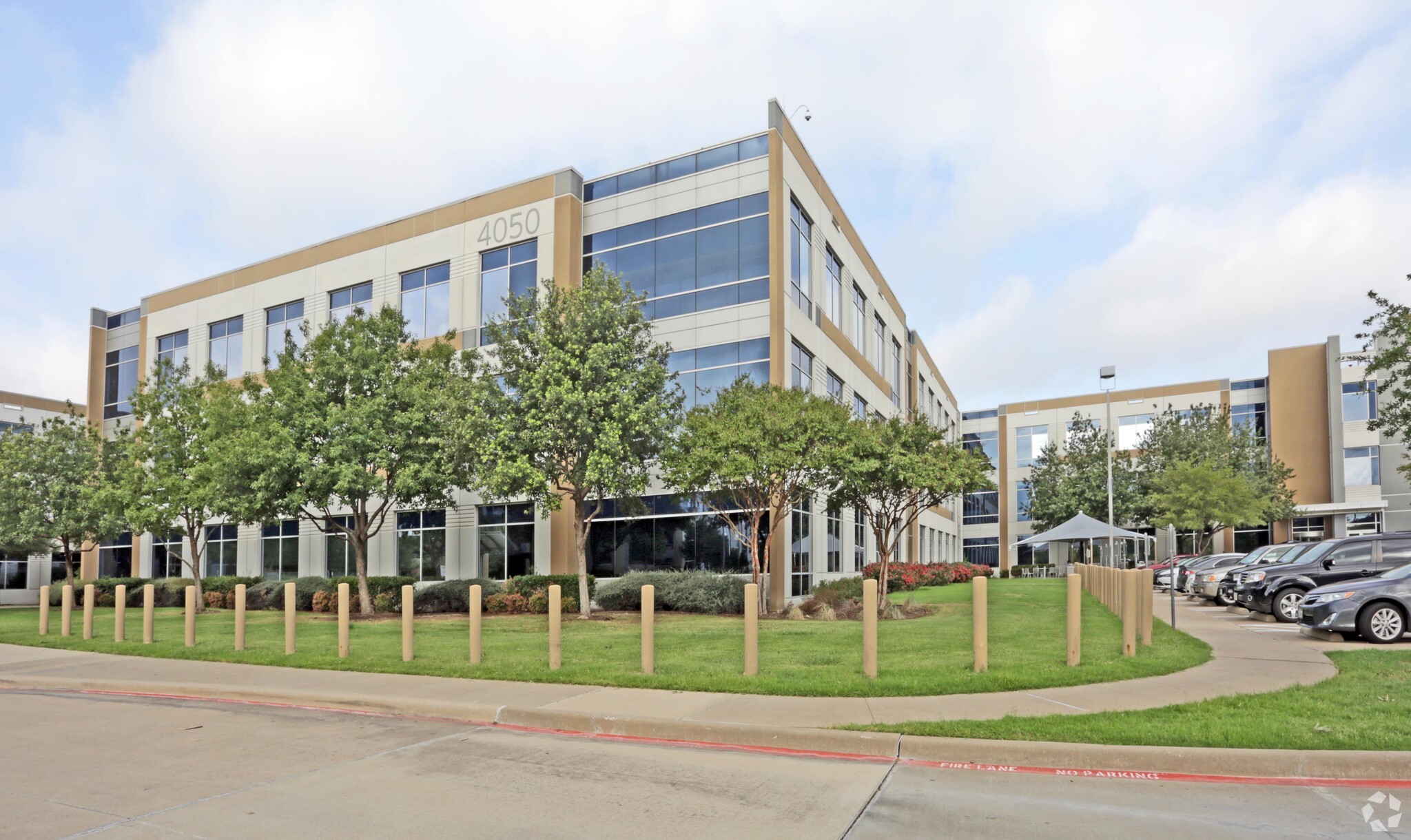 4000 Regent Blvd, Irving, TX à louer Photo de l’immeuble– Image 1 sur 13