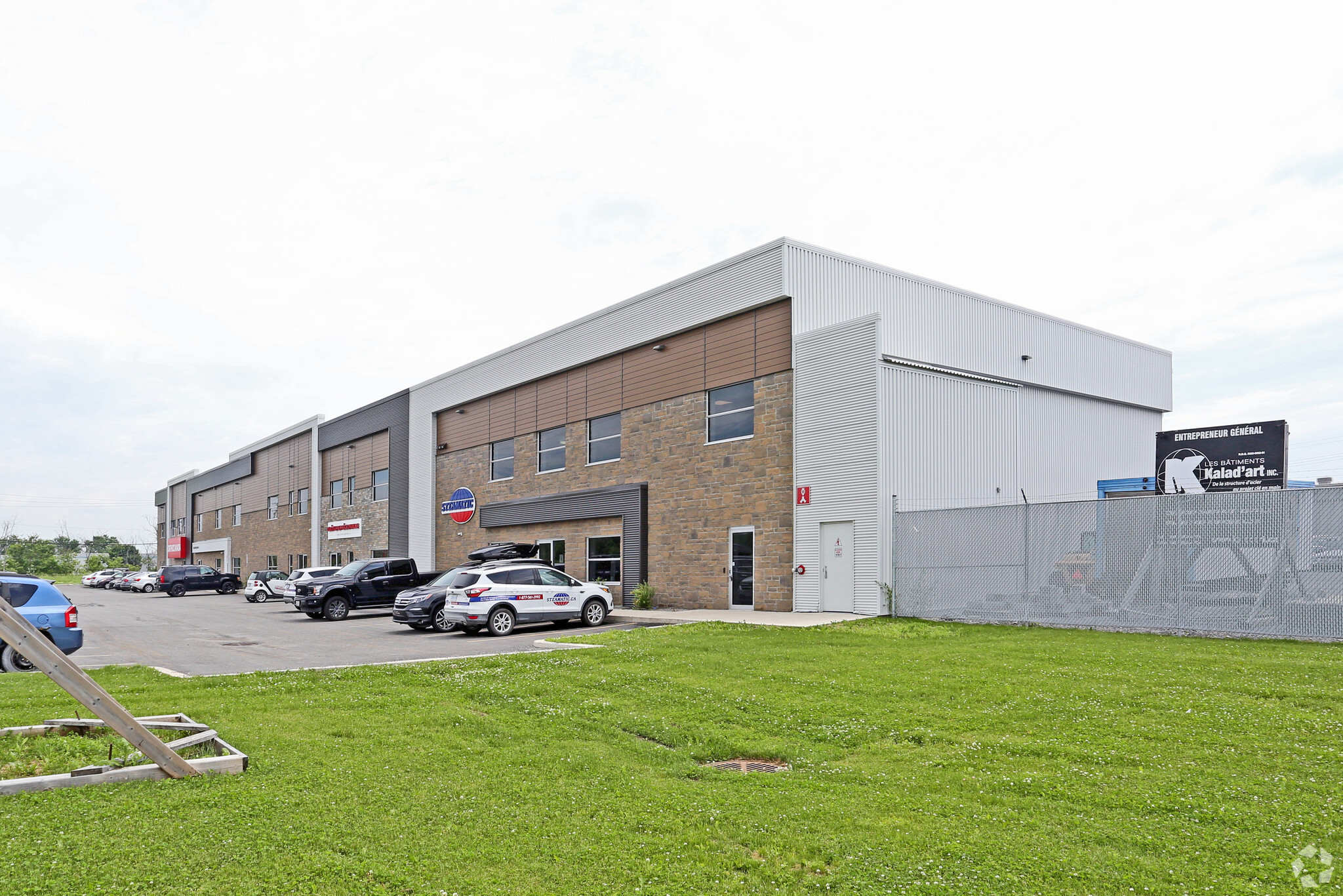 170 Rue Bombardier, Gatineau, QC à vendre Photo de l’immeuble– Image 1 sur 4