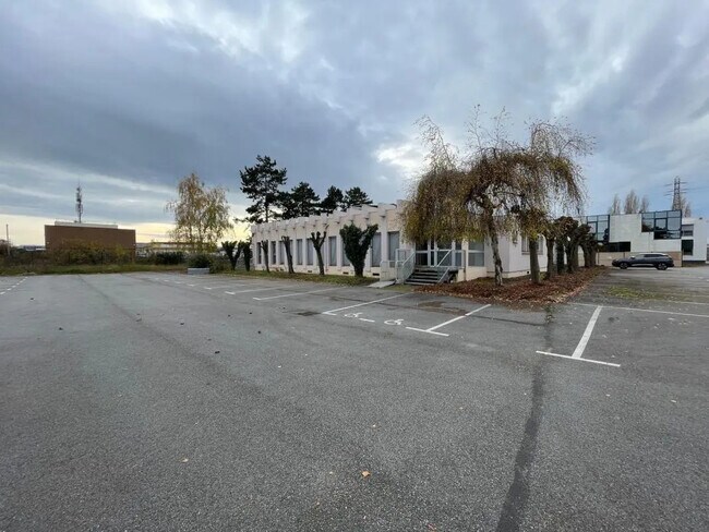 Plus de détails pour Local commercial à louer