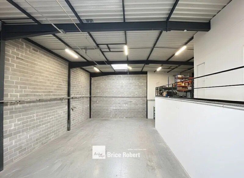 Local d’activités dans Vénissieux à louer - Photo intérieure – Image 3 sur 7