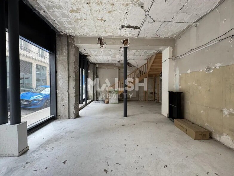 Local commercial dans Saint-Étienne à louer - Photo de l’immeuble – Image 1 sur 4