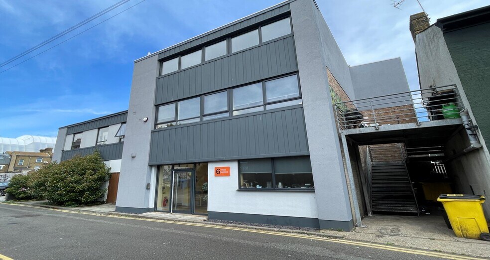 6 Nelson Mews, Southend On Sea à louer - Photo principale – Image 1 sur 4