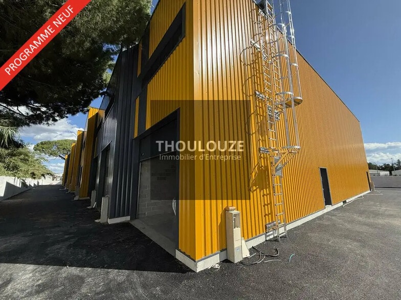 Local d'activités dans Lunel à vendre - Photo de l’immeuble – Image 2 sur 4