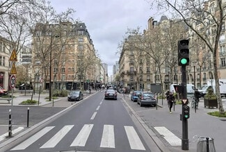 Plus de détails pour Local commercial à louer