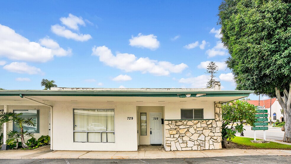 729-733 E Chapman Ave, Orange, CA à louer - Photo de l’immeuble – Image 2 sur 29