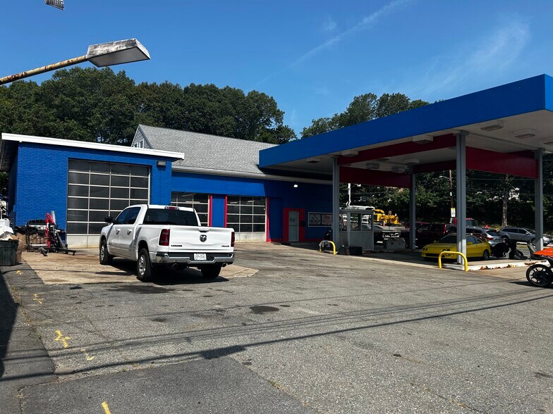 1208 Smithfield Ave, Lincoln, RI à vendre - Photo de l’immeuble – Image 3 sur 23