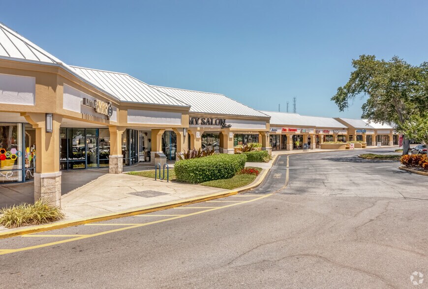 12887-12987 Walsingham Rd, Seminole, FL à louer - Photo de l’immeuble – Image 1 sur 10