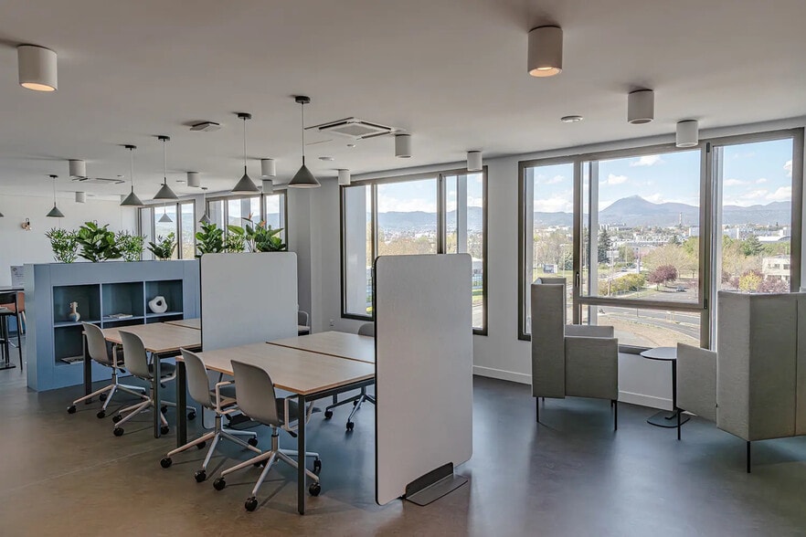 4 Rue Eric De Cromières, Clermont-Ferrand à louer - Photo de l’immeuble – Image 1 sur 43