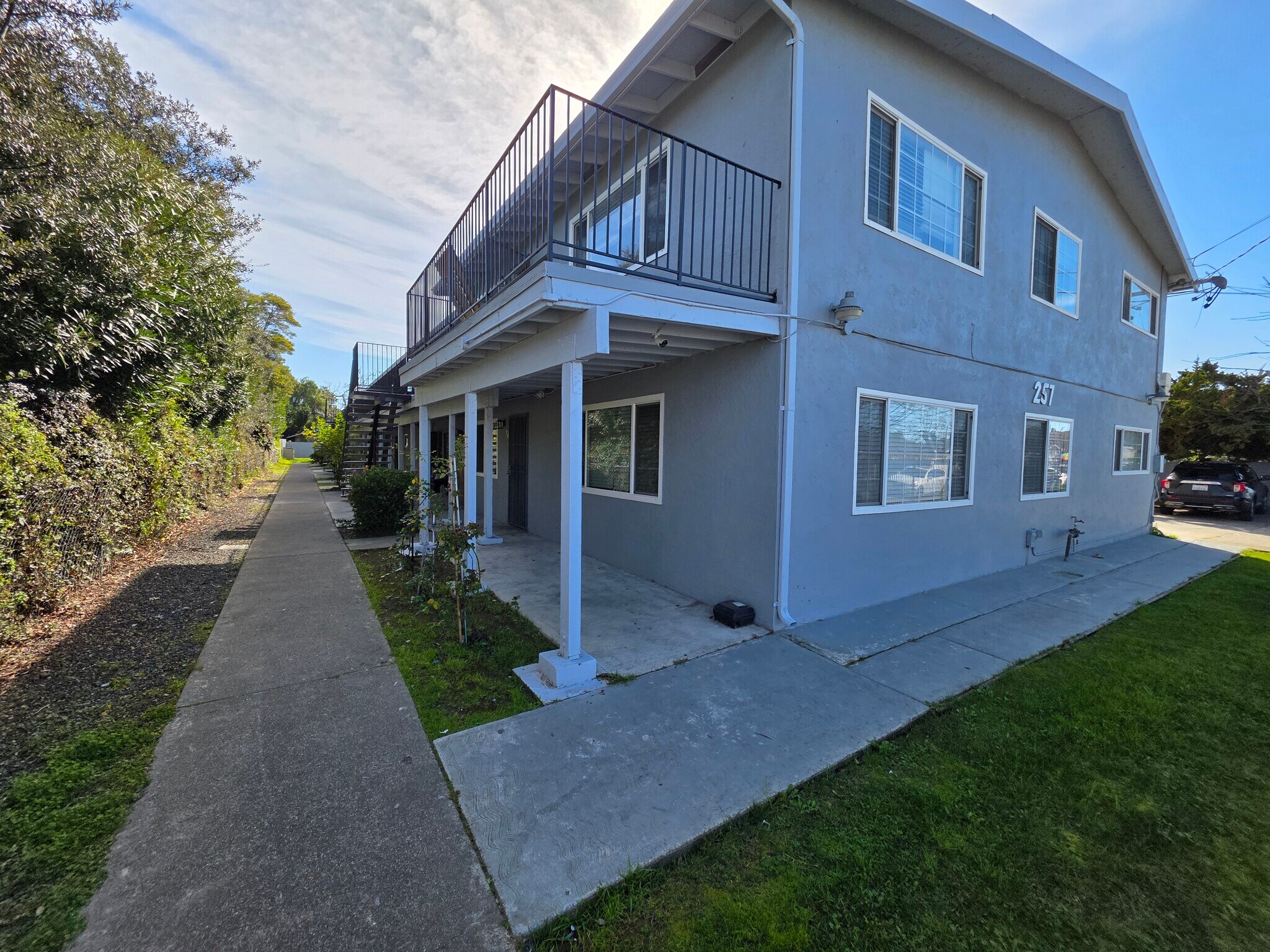 257 Poplar Ave, Hayward, CA à vendre Photo principale– Image 1 sur 19