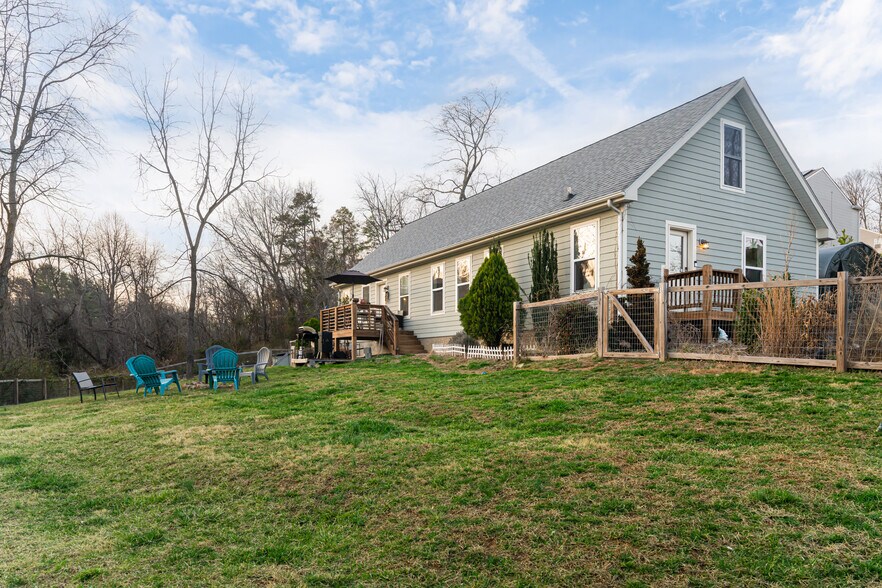 65 Owenby Rd, Candler, NC à vendre - Photo de l’immeuble – Image 2 sur 34