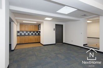 18-17 42nd St, Astoria, NY à louer Photo intérieure– Image 2 sur 10