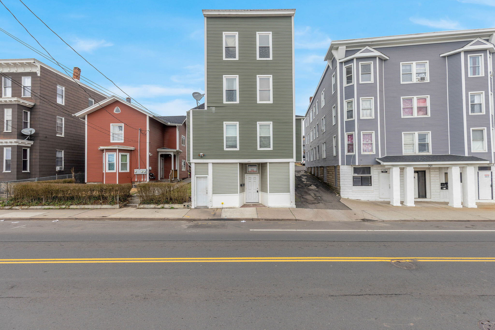 685 S Main St, Waterbury, CT à vendre Photo principale– Image 1 sur 3