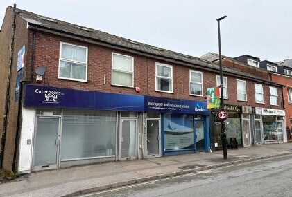 77 Croydon Rd, Caterham à louer - Photo de l’immeuble – Image 2 sur 2