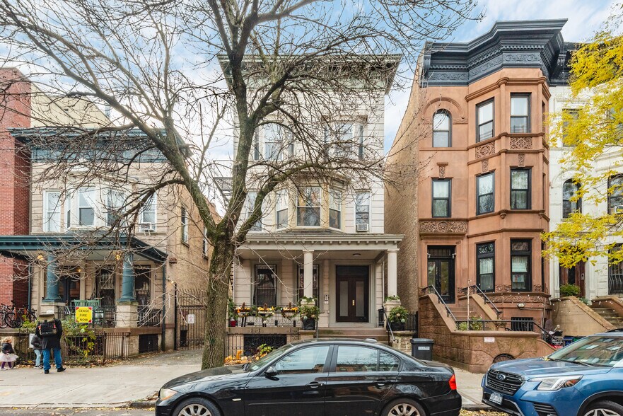 324 Park Pl, Brooklyn, NY à vendre - Photo de l’immeuble – Image 3 sur 61