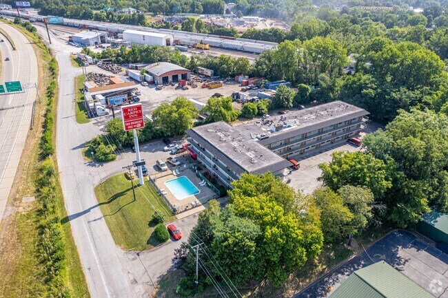2016 Old Us-31, Jeffersonville, IN à vendre - Photo de l’immeuble – Image 3 sur 3
