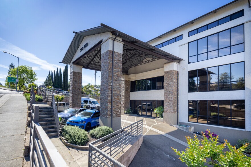 373 Elm Ave, Auburn, CA à vendre - Photo de l’immeuble – Image 2 sur 49