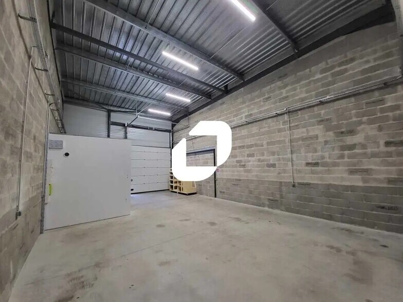 Local d’activités dans Pessac à louer - Photo de l’immeuble – Image 2 sur 5