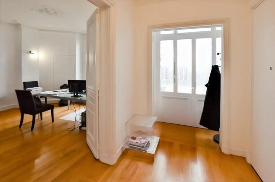 Bureau dans Paris à louer - Photo de l’immeuble – Image 3 sur 8