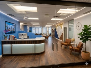 120 Eglinton Ave E, Toronto, ON à louer Photo intérieure– Image 1 sur 8