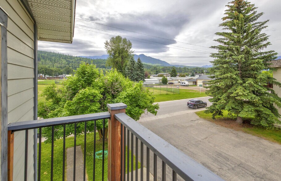 1491 5 Av, Fernie, BC à vendre - Photo de l’immeuble – Image 2 sur 11