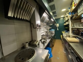 Plus de détails pour Local commercial à louer