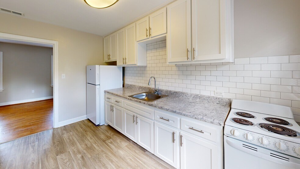 1107-1117 W Rowan St, Fayetteville, NC à vendre - Numérisation 3D Matterport – Image 3 sur 39