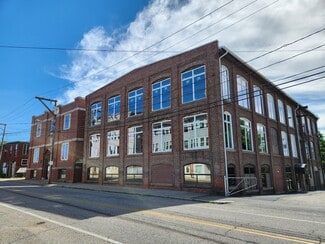 Plus de détails pour 565 N Main St, Woonsocket, RI - Industriel/Logistique à louer