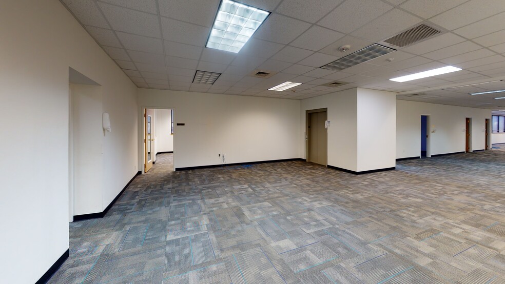 7001 Pinecrest Rd, Raleigh, NC à louer - Photo intérieure – Image 3 sur 19