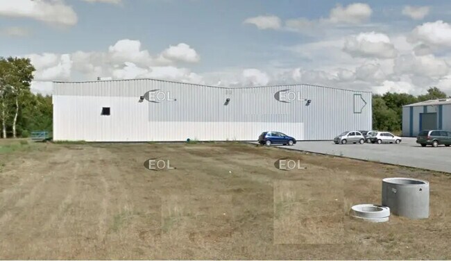 Plus de détails pour 31 Rue Louis Lumière, La Selle-en-Luitré - Industriel/Logistique à louer