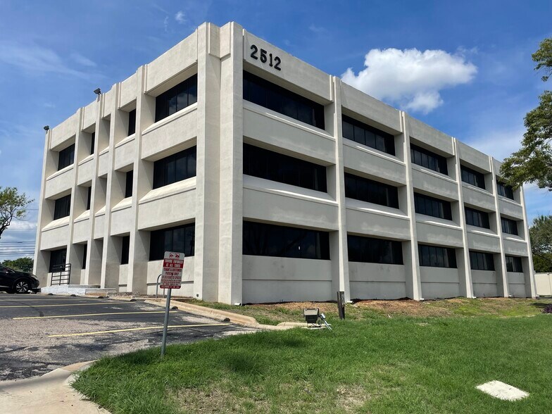 2512 S Interstate 35 S, Austin, TX à vendre - Photo de l’immeuble – Image 1 sur 4