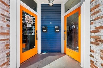 3 Pearl St, Mystic, CT à louer Photo intérieure– Image 2 sur 12