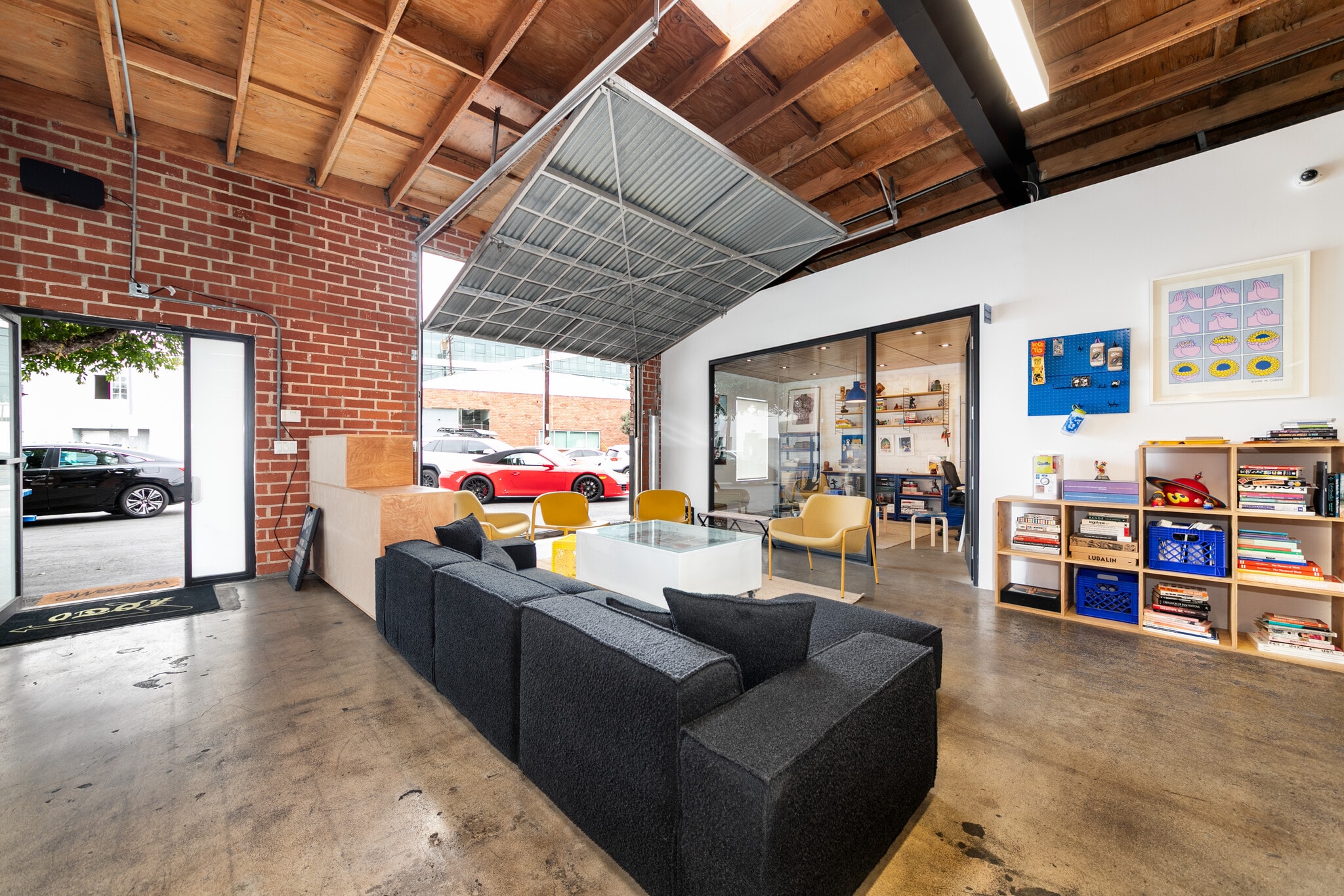 8924 Lindblade St, Culver City, CA à louer Photo de l’immeuble– Image 1 sur 9