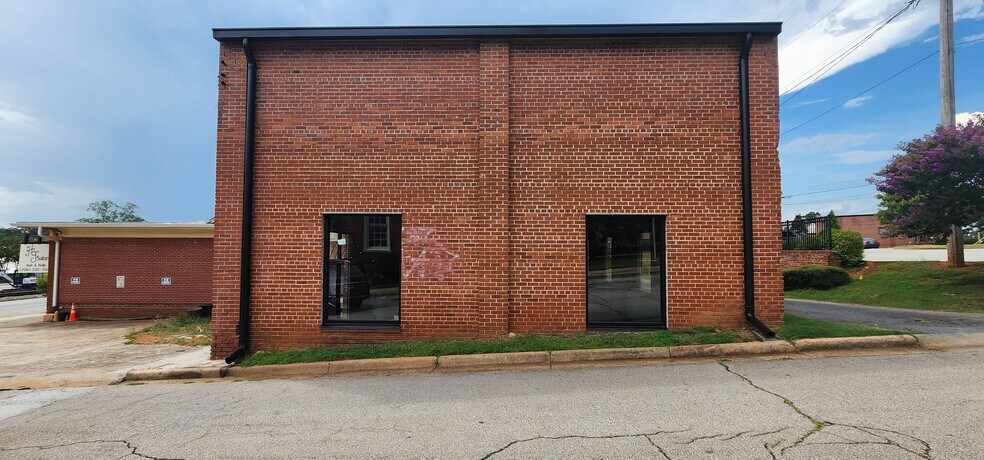 1610 S Broad St, Commerce, GA à louer - Photo de l’immeuble – Image 2 sur 11