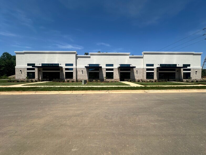 7521 Eastern Medical Dr, Denver, NC à vendre - Photo de l’immeuble – Image 2 sur 6