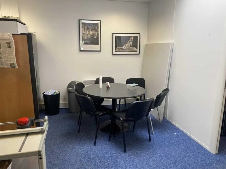 Bureau dans Caen à louer - Photo de l’immeuble – Image 3 sur 7