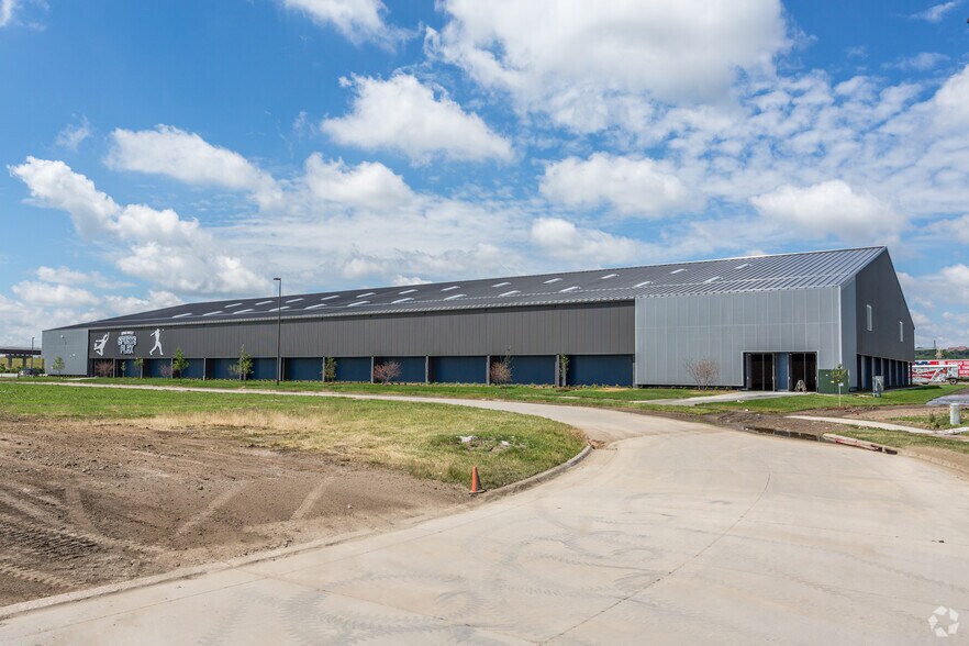 3260 Mid America Dr, Council Bluffs, IA à louer - Photo de l’immeuble – Image 2 sur 18