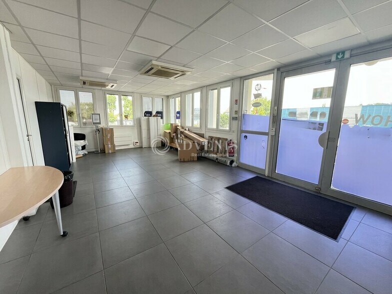 Bureau dans Gonesse à louer - Photo intérieure – Image 3 sur 12